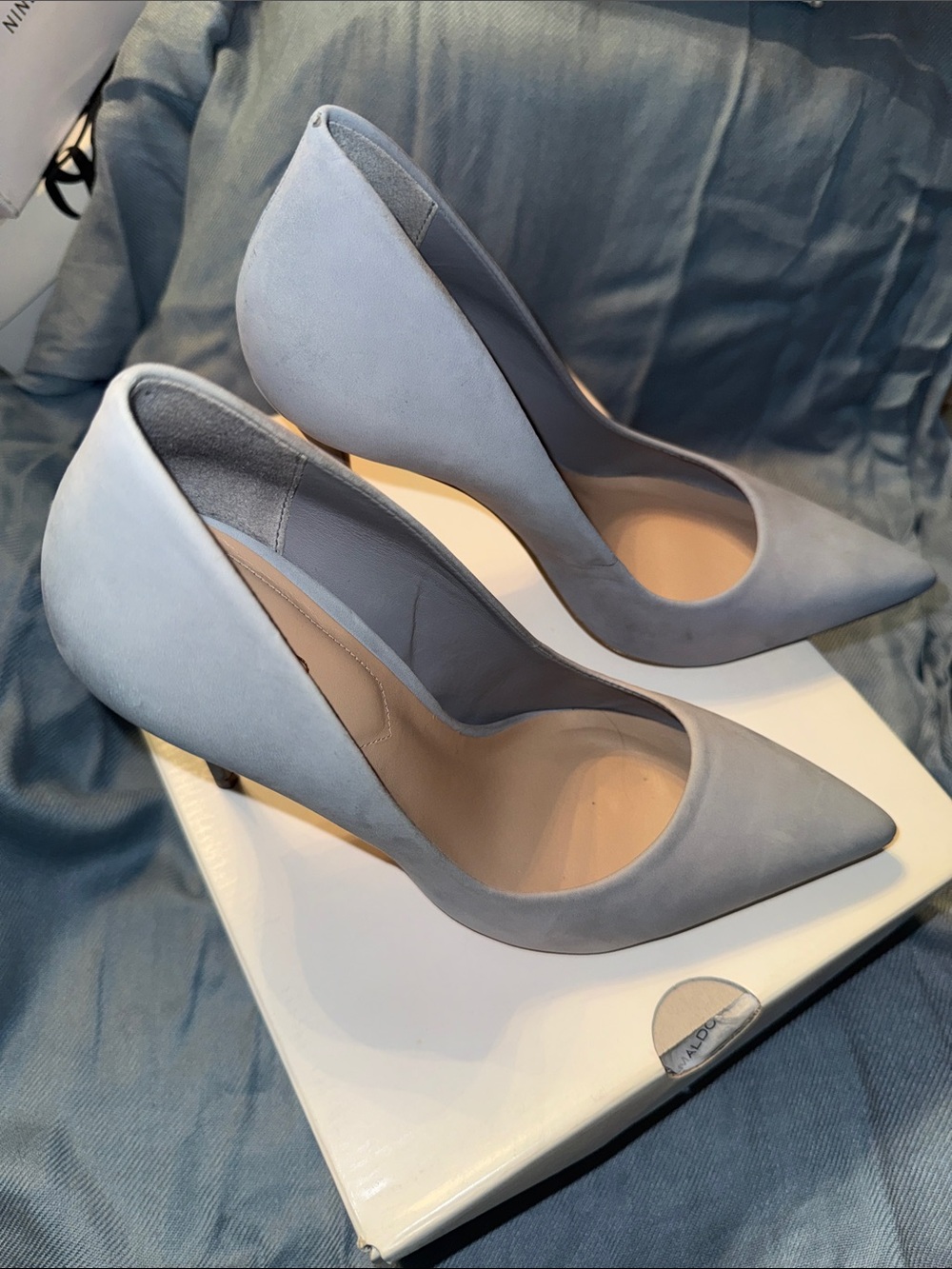 Women's Light Blue Pointed Toe Suede Pumps